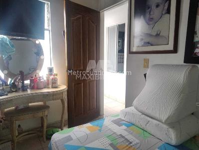 Casa de 3 alcobas en venta en Santa Fe, Medellín, 65 m² · foto 6 de 12