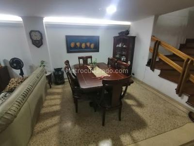 Apartamento de 4 alcobas en venta en Laureles, Medellín, 189 m² · foto 3 de 13