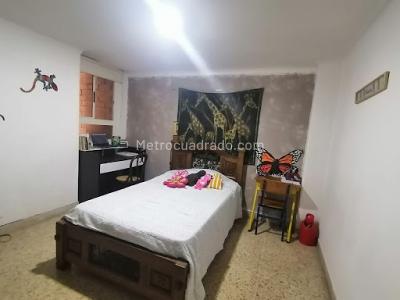 Apartamento de 4 alcobas en venta en Laureles, Medellín, 189 m² · foto 11 de 13