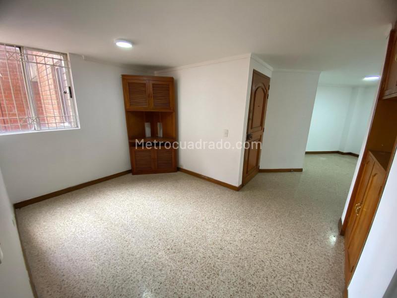 4BR Apartment with Elevator & Covered Parking in Florida Nueva - 3