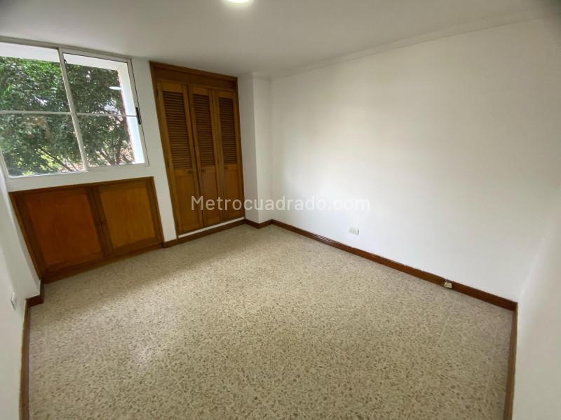 4BR Apartment with Elevator & Covered Parking in Florida Nueva - 6