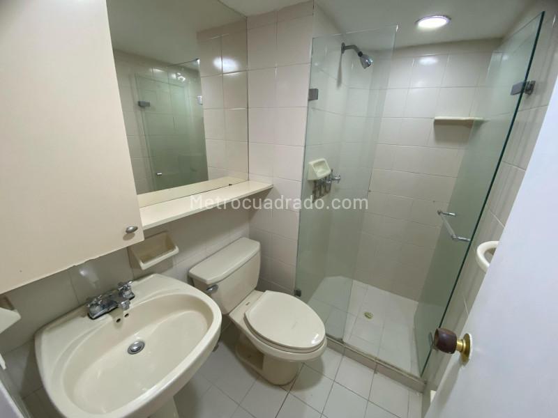 4BR Apartment with Elevator & Covered Parking in Florida Nueva - 7