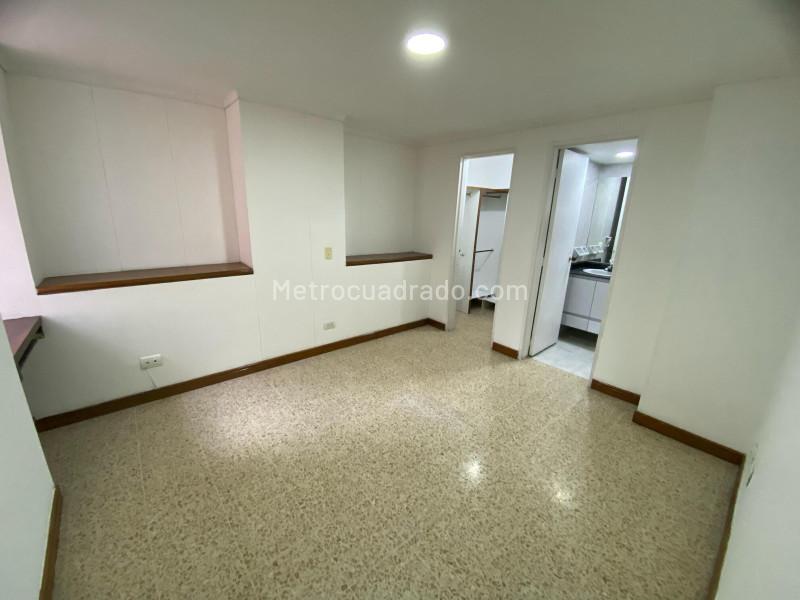 4BR Apartment with Elevator & Covered Parking in Florida Nueva - 8