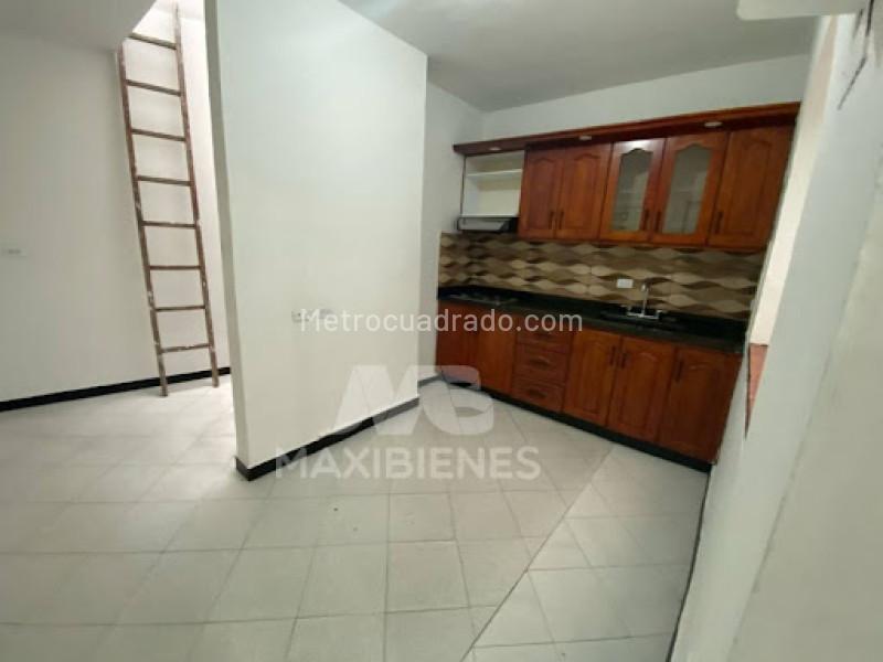 Casa de 3 Alcobas en Florida Nueva con Buen Acceso - 2