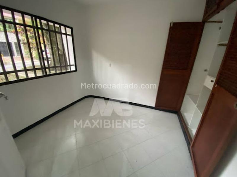 Casa de 3 Alcobas en Florida Nueva con Buen Acceso - 4