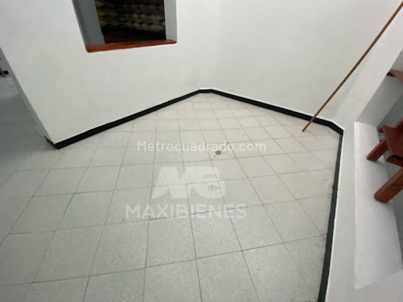 Casa de 3 Alcobas en Florida Nueva con Buen Acceso - 7