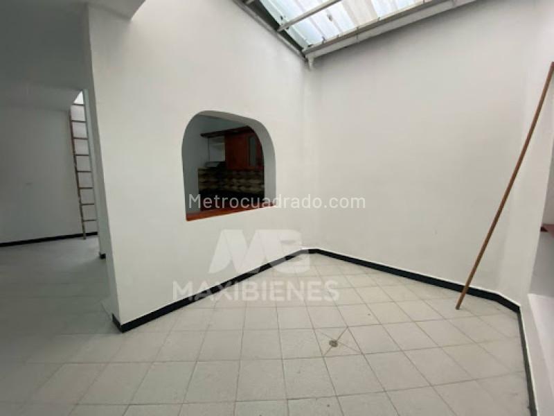 Casa de 3 Alcobas en Florida Nueva con Buen Acceso - 8