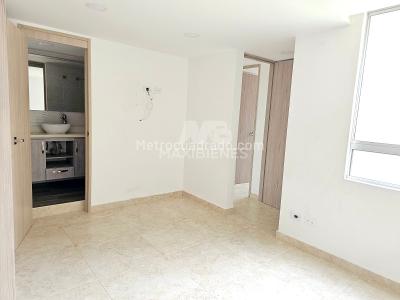 Apartamento de 3 alcobas en venta en Bello, Bello, 74 m² · foto 6 de 17