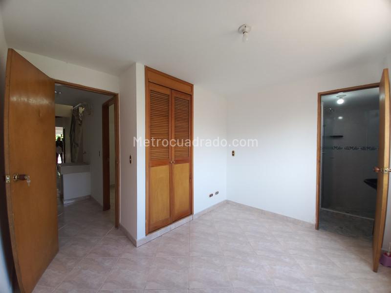4BR Apartment in La Floresta - 2