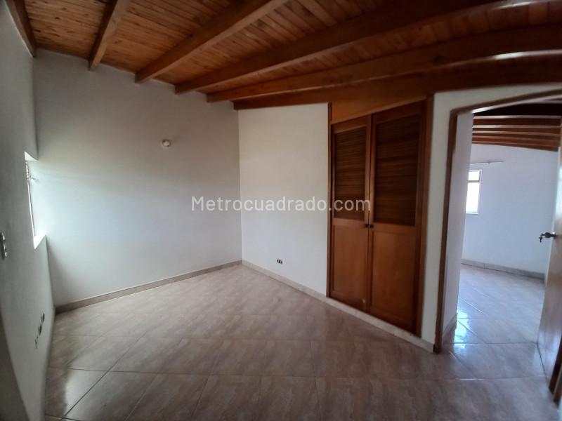 4BR Apartment in La Floresta - 5