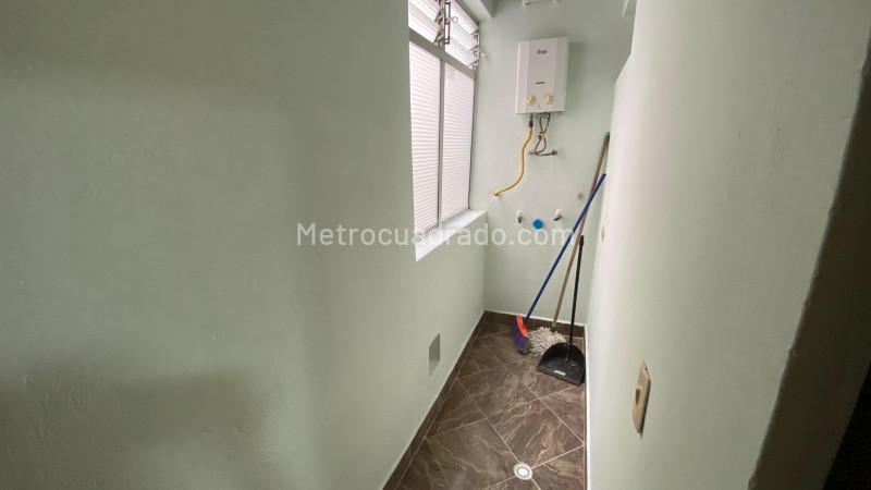 Spacious 4BR Apartment in Los Pinos - 8