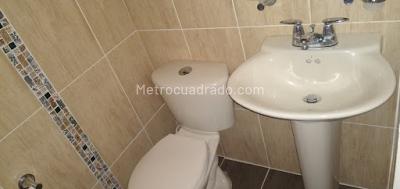 Apartamento de 3 alcobas en venta en Perez, Bello, 60 m² · foto 18 de 19