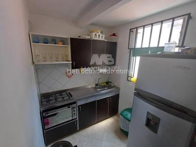 Casa de 3 alcobas en venta en Robledo, Medellín, 76 m² · foto 2 de 15