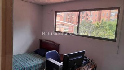 Casa de 3 alcobas en venta en Robledo, Medellín, 76 m² · foto 3 de 15