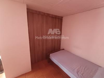 Casa de 3 alcobas en venta en Robledo, Medellín, 76 m² · foto 8 de 15