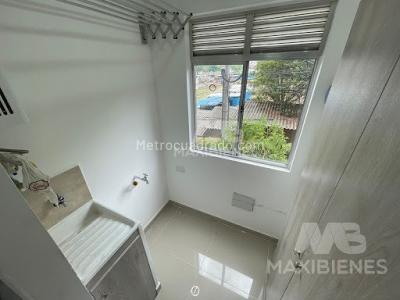 Apartamento de 3 alcobas en venta en Santa Ana, Bello, 80 m² · foto 13 de 15
