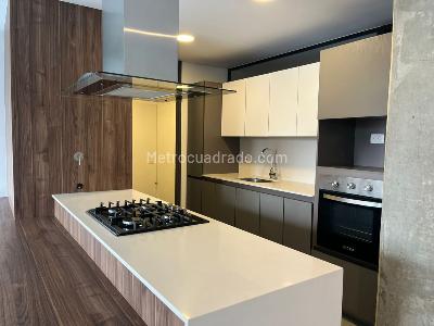 Apartamento de 2 alcobas en arriendo en Patio Bonito, Medellín, 104 m² · foto 2 de 15