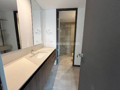 Apartamento de 2 alcobas en arriendo en Patio Bonito, Medellín, 104 m² · foto 14 de 15