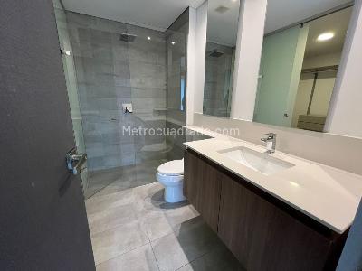 Apartamento de 2 alcobas en arriendo en Patio Bonito, Medellín, 104 m² · foto 15 de 15