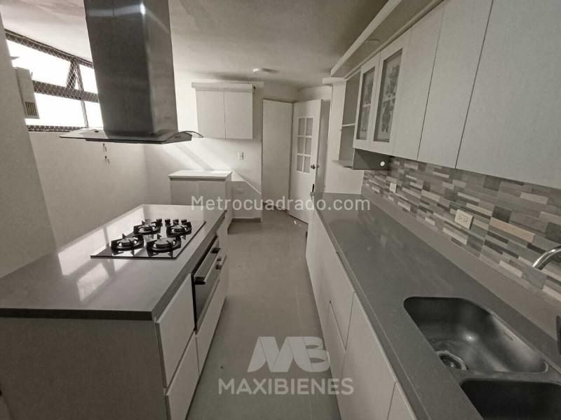 Spacious 3BR Apartment in Velodromo