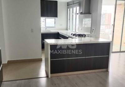 Apartamento de 3 alcobas en venta en Loma De Las Brujas, Envigado, 121 m² · foto 2 de 11