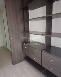 Apartamento de 3 alcobas en venta en Loma De Las Brujas, Envigado, 121 m² · foto 3 de 11