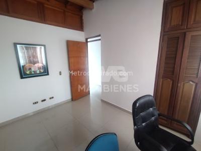 Apartamento de 5 alcobas en venta en Lorena, Medellín, 170 m² · foto 18 de 18