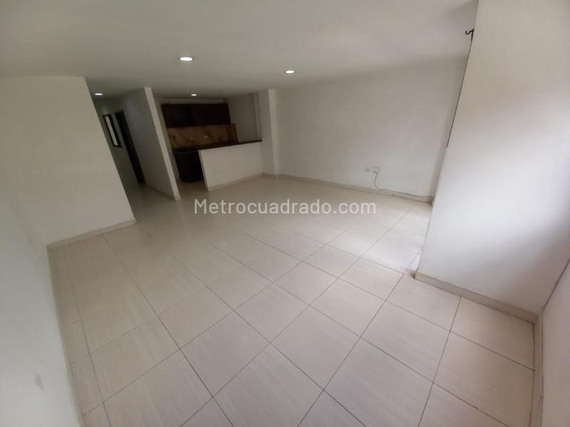 Apartamento Amplio de 3 Alcobas en Santa Lucía - 3