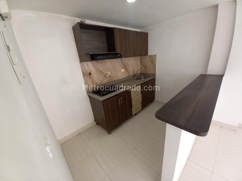 Apartamento Amplio de 3 Alcobas en Santa Lucía - 4