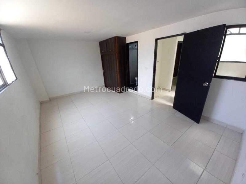 Apartamento Amplio de 3 Alcobas en Santa Lucía - 6