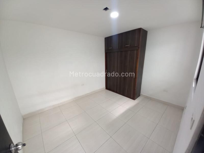 Apartamento Amplio de 3 Alcobas en Santa Lucía - 9