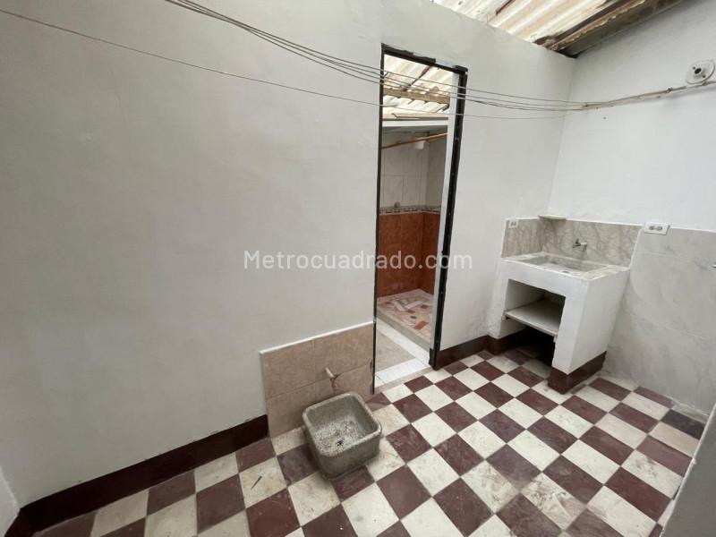 Apartamento en Arriendo de 3 Alcobas en Manrique Central 1 (Piso 1) - 8