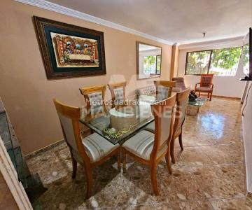 Apartamento de 4 alcobas en venta en Laureles, Medellín, 147 m² · foto 2 de 12