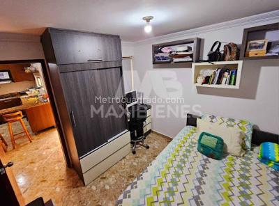 Apartamento de 4 alcobas en venta en Laureles, Medellín, 147 m² · foto 4 de 12