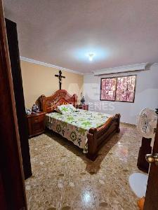 Apartamento de 4 alcobas en venta en Laureles, Medellín, 147 m² · foto 6 de 12