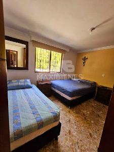 Apartamento de 4 alcobas en venta en Laureles, Medellín, 147 m² · foto 8 de 12