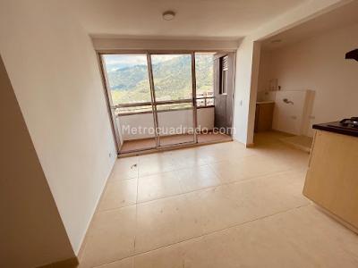 Apartamento de 3 alcobas en venta en Tierradentro, Bello, 58 m² · foto 3 de 13