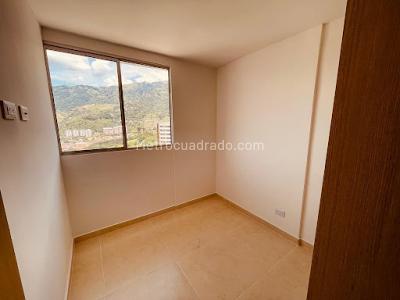 Apartamento de 3 alcobas en venta en Tierradentro, Bello, 58 m² · foto 4 de 13