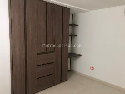 Apartamento de 2 alcobas en venta en Suramericana, Medellín, 83 m² · foto 4 de 11