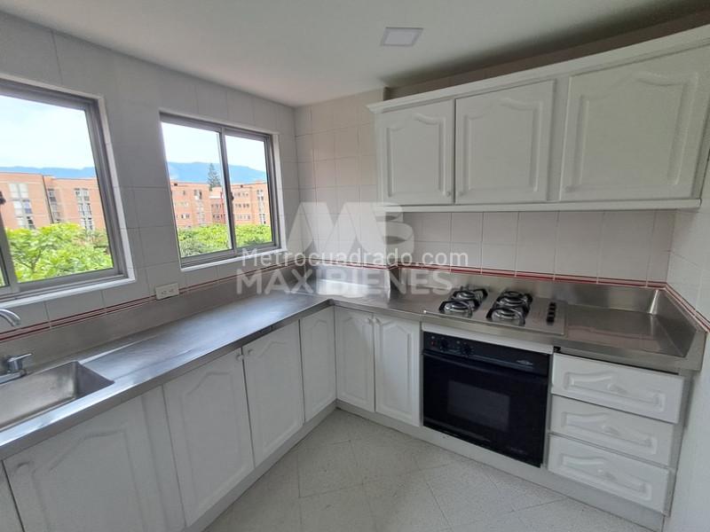 Apartamento de 3 Alcobas en Calasanz con 3 Baños y Parqueadero - 3