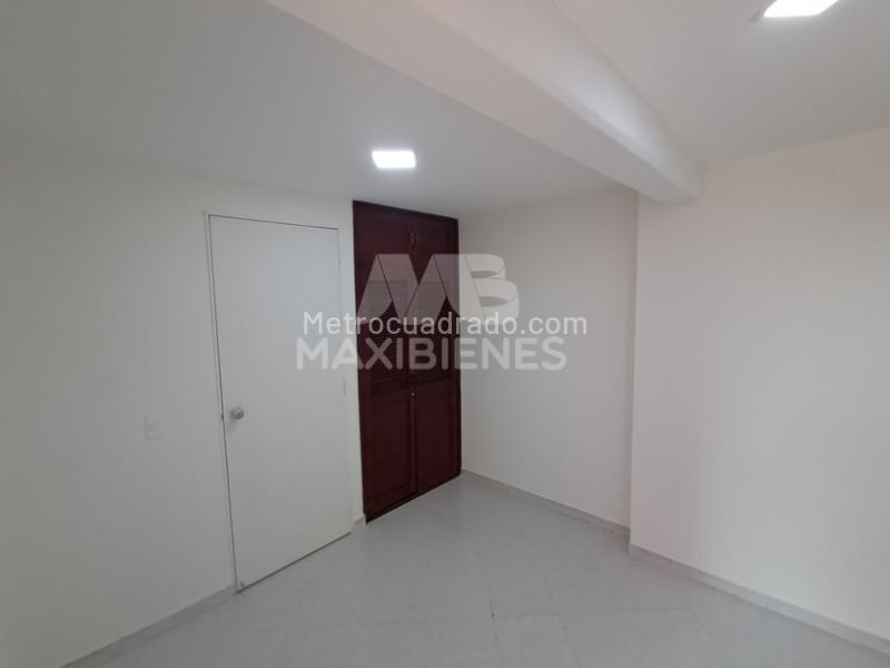 Apartamento de 3 Alcobas en Calasanz con 3 Baños y Parqueadero - 8
