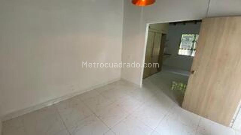 Apartamento de 2 Alcobas en Conquistadores - 3