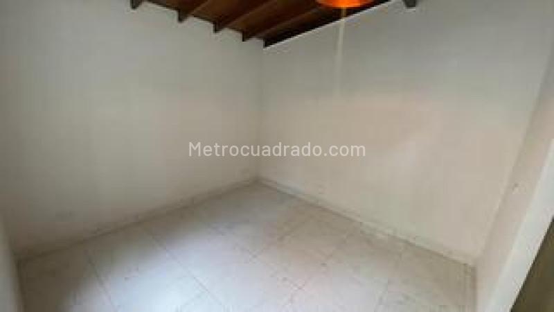 Apartamento de 2 Alcobas en Conquistadores - 4