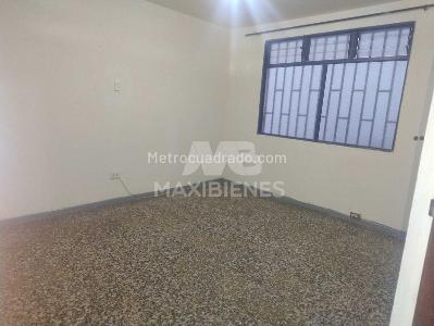 Casa de 5 alcobas en venta en Manrique Central 1, Medellín, 130 m² · foto 4 de 19