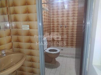 Casa de 5 alcobas en venta en Manrique Central 1, Medellín, 130 m² · foto 7 de 19