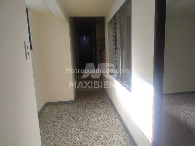 Casa de 5 alcobas en venta en Manrique Central 1, Medellín, 130 m² · foto 14 de 19