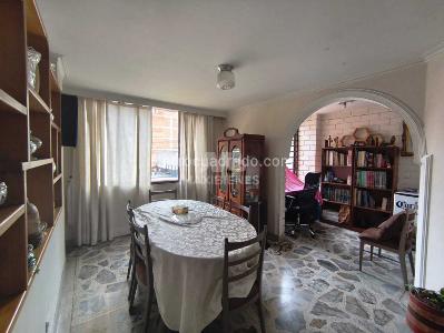 Apartamento de 4 alcobas en venta en Laureles, Medellín, 145 m² · foto 2 de 14
