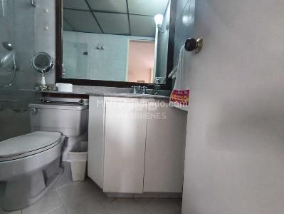 Apartamento de 4 alcobas en venta en Laureles, Medellín, 145 m² · foto 5 de 14