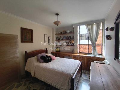 Apartamento de 4 alcobas en venta en Laureles, Medellín, 145 m² · foto 7 de 14