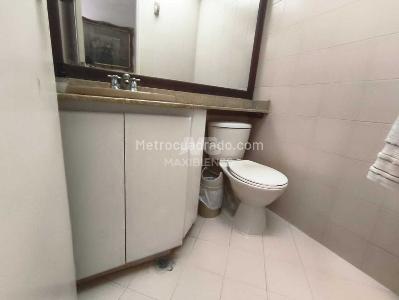 Apartamento de 4 alcobas en venta en Laureles, Medellín, 145 m² · foto 10 de 14